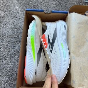 Brooks Ghost 17 Gecko size 10.5 W brand new in box running walking